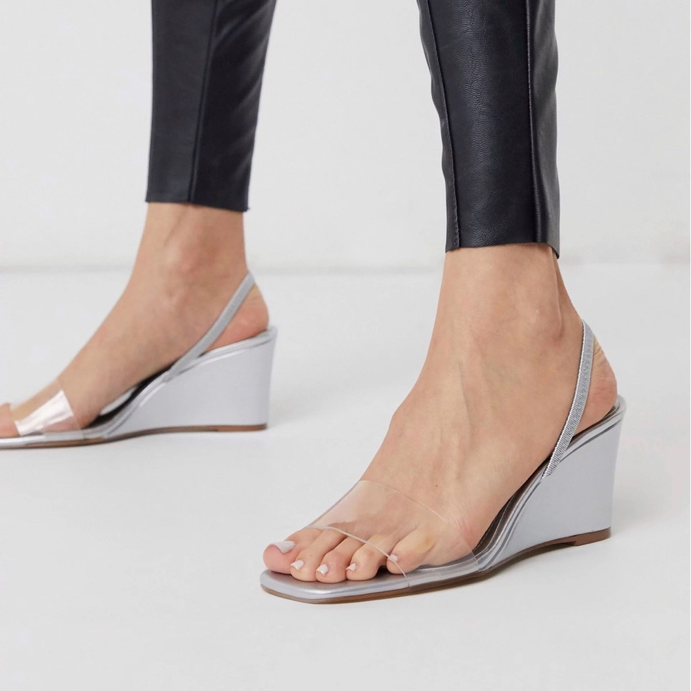 Who What Wear Thalia wedges in mirrored silver